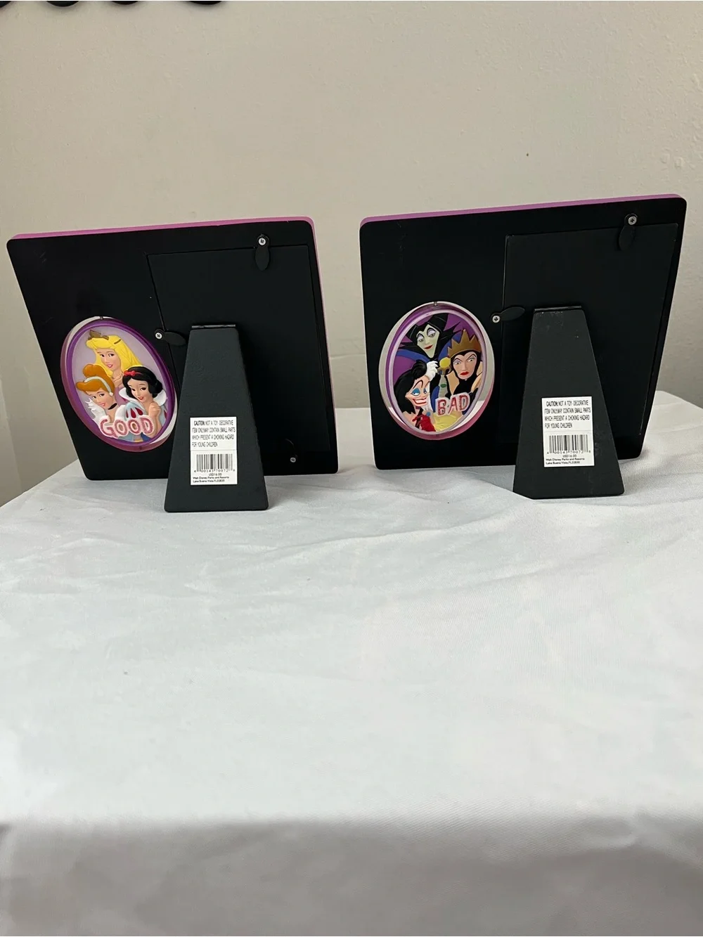 Disney Princess & Villains Spinner Photo Frame Set “Good Girls Bad Girls” Pink